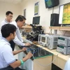 Phòng Thí nghiệm Vi mạch và Hệ thống Cao tần có hệ thống thiết bị hiện đại và đồng bộ, đáp ứng yêu cầu nghiên cứu thực hiện thiết kế các vi mạch tần số cao. (Ảnh: Thu Hoài/TTXVN)
