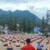 500 người đồng diễn Yoga trong sương tại Sa Pa