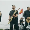 Bức Tường ra MV kết hợp rock và rap, truyền cảm hứng 'xê dịch'