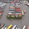 Phương tiện đỗ tại bến xe khách tại Hà Nội để đón khách. (Ảnh: PV/Vietnam+)