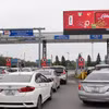 Cảng Hàng không Quốc tế Nội Bài đã bắt đầu triển khai thí điểm thu phí không dừng với ôtô ra vào sân bay. (Ảnh: Việt Hùng/Vietnam+)