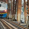 Đường sắt chạy tàu qua cầu Long Biên và cầu Đuống từ 13h chiều nay. (Ảnh: PV/Vietnam+)