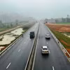 Phương tiện lưu thông trên một tuyến đường bộ Cao tốc Bắc-Nam phía Đông được thông xe và đưa vào vận hành, khai thác. (Ảnh: Việt Hùng/Vietnam+)