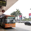 Tuyến buýt chất lượng cao số 86 từ trung tâm thành phố Hà Nội lên Sân bay Nội Bài đang ngày càng thu hút hành khách. (Ảnh: Việt Hùng/Vietnam+)