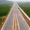 Bộ Giao thông Vận tải sẽ nỗ lực hoàn thành và đưa vào khai thác thông xe gần 250km nữa trong từ nay tới cuối năm 2023. (Ảnh: CTV/Vietnam+)