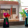 Các nghệ sỹ biểu diễn Chèo tại Nhà ga tầng 3, Cảng hàng không quốc tế Nội Bài. (Ảnh: PV/Vietnam+)