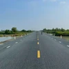 Quốc lộ 1 đoạn từ thành phố Cà Mau đến đến thị trấn Năm Căn. (Ảnh: Việt Hùng/Vietnam+)