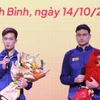 Hai "sao hạng A" của V-League là tiền vệ Hoàng Đức (trái) và thủ môn Đặng Văn Lâm xuống thi đấu tại Giải hạng Nhất Quốc gia. (Ảnh: Phù Đổng Ninh Bình)