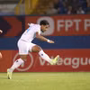 Tiền đạo nhập tịch Nguyễn Xuân Son (áo trắng) lập hattrick giúp Thép Xanh Nam Định giành chiến thắng 4-1 trước Becamex Bình Dương ở vòng 9 V-League. (Ảnh: thepxanhnamdinh)