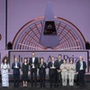 Trao Giải Human Act Prize cho 5 dự án, sáng kiến xuất sắc nhất. (Ảnh: PV/Vietnam+)