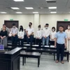 Các bị cáo trả lời thẩm vấn trước tòa ngày 17/4. (Ảnh: Kim Anh/TTXVN)