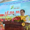 Chủ tịch Ủy ban Nhân dân tỉnh Bến Tre Trần Ngọc Tam phát biểu tại buổi lễ. (Ảnh: Huỳnh Phúc Hậu/TTXVN)