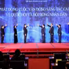 Chủ tịch Quốc hội Vương Đình Huệ và các đại biểu thực hiện nghi thức phát động Cuộc vận động sáng tác ca khúc về Quốc hội và Hội đồng nhân dân. (Ảnh: Nhan Sáng/TTXVN)