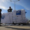 Hàng viện trợ nhân đạo được chuyển tới Khan Younis, Dải Gaza, ngày 31/5. (Ảnh: THX/TTXVN)