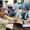 Khám bệnh miễn phí cho thương bệnh binh, gia đình chính sách ở xã Tiên Sơn, huyện Việt Yên, tỉnh Bắc Giang. (Ảnh: Trần Việt/TTXVN)