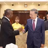 Tổng Bí thư, Chủ tịch nước Tô Lâm với Tổng thống Cộng hòa Guinea-Bissau Umaro Sissoco Embaló. (Ảnh: TTXVN)