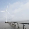 Một dự án điện gió ngoài khơi ở Bạc Liêu được đưa vào khai thác. (Ảnh: Chanh Đa/TTXVN)