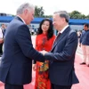 Bí thư thứ nhất Đảng Cộng sản Cuba, Chủ tịch Cuba Miguel Diaz Canel Bermudez tiễn Tổng Bí thư, Chủ tịch nước Tô Lâm và phu nhân tại Sân bay quốc tế Jose Marti ở Thủ đô La Habana. (Ảnh: Lâm Khánh/TTXVN)