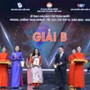 Phóng viên Báo Điện tử VietnamPlus, Thông tấn xã Việt Nam giành giải B Giải Báo chí Toàn quốc phòng, chống tham nhũng, tiêu cực lần thứ tư. (Ảnh: Minh Đức/TTXVN)
