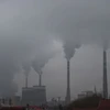 Khói thải bốc lên tại nhà máy điện than gần Đại Đồng, tỉnh Sơn Tây, Trung Quốc. (Ảnh: AFP/TTXVN)