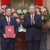 Tổng Bí thư, Chủ tịch nước Tô Lâm trao Quyết định bổ nhiệm Đại sứ Việt Nam tại nước ngoài cho ông Nguyễn Minh Tâm, Phó Trưởng Ban Đối ngoại Trung ương. (Ảnh: Lâm Khánh/TTXVN)