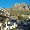 Khu phố Vịnh Camps, một trong bảy khu dân cư sang trọng, tập trung nhiều triệu phú nhất của Cape Town, Nam Phi còn được gọi là 'Prime 7'. (Ảnh: Hồng Minh/TTXVN)