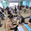 Một phiên giao dịch việc làm online được Trung tâm Dịch vụ việc làm Bắc Giang tổ chức kết nối với nhiều tỉnh, thành trong cả nước. (Ảnh: Danh Lam/TTXVN)