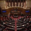 Toàn cảnh một phiên họp Quốc hội Pháp tại thủ đô Paris. (Ảnh: AFP/ TTXVN)