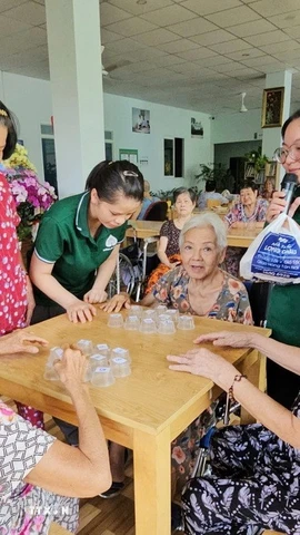 Người cao tuổi được nuôi dưỡng, chăm sóc tại Viện dưỡng lão Tâm An, Thành phố Hồ Chí Minh. (Ảnh: Đinh Hằng/TTXVN)