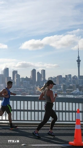 Người dân chạy bộ thể dục tại Auckland, New Zealand. (Ảnh: THX/TTXVN)