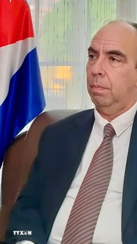 Đại sứ Cuba Rogelio Polanco Fuentes trả lời phỏng vấn TTXVN. (Ảnh: TTXVN phát)