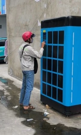 Một tủ đổi pin xe máy điện tại TP.HCM.
