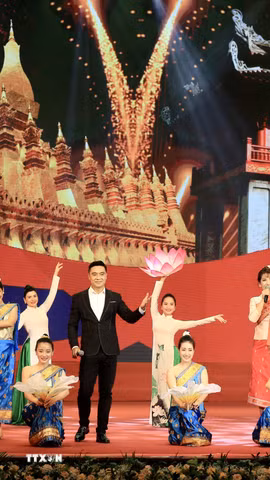 Lễ kỷ niệm 60 năm Ngày thiết lập quan hệ ngoại giao (5/9/1962-5/9/2022), 45 năm Ngày ký Hiệp ước Hữu nghị và Hợp tác Việt Nam-Lào (18/7/197 18/7/2022) được tổ chức trọng thể tại Thủ đô Hà Nội. (Ảnh: Lâm Khánh/TTXVN)