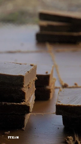 Sản phẩm đường phên của làng nghề Bó Tờ. (Ảnh: Chu Hiệu/TTXVN)