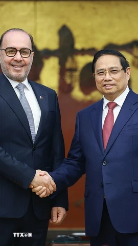 Thủ tướng Phạm Minh Chính tiếp ông Khalid Ali Abdullah Abel, Đại sứ đặc mệnh toàn quyền Nhà nước Qatar tại Việt Nam. (Ảnh: Dương Giang/TTXVN)