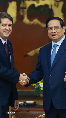 Thủ tướng Phạm Minh Chính tiếp ông Jorge Leganoa Alonso, Chủ tịch Hãng thông tấn Mỹ Latin của Cuba sang thăm và làm việc tại Việt Nam. (Ảnh: Dương Giang/TTXVN)