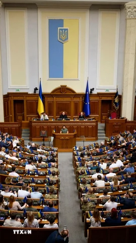 Toàn cảnh một phiên họp Quốc hội Ukraine tại Kiev. (Ảnh: AFP/TTXVN)