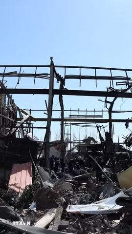 Tòa nhà bị phá hủy sau vụ không kích của Mỹ và Israel xuống Trường đại học Shahid Beheshti ở Tehran, Iran ngày 4/4. (Ảnh: THX/TTXVN)