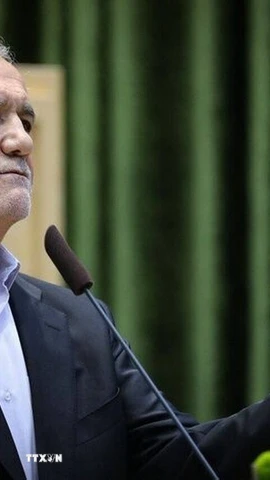 Tổng thống Iran Masoud Pezeshkian. (Ảnh: IRNA/TTXVN)