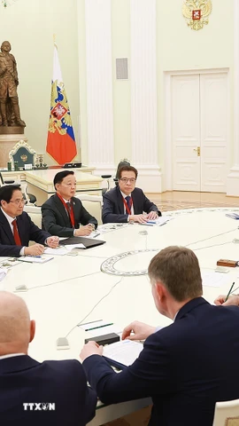 Thủ tướng Phạm Minh Chính hội kiến Tổng thống Nga Vladimir Putin. (Ảnh: Dương Giang/TTXVN)
