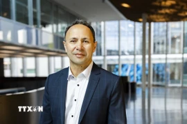 Giáo sư Damon Salesa, Hiệu trường Trường Đại học Công nghệ Auckland (AUT) của New Zealand. (Ảnh: TTXVN phát)