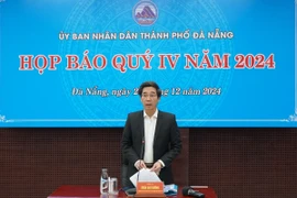 Phó Chủ tịch UBND thành phố Đà Nẵng Trần Chí Cường phát biểu tại họp báo. (Ảnh: Quốc Dũng/TTXVN)