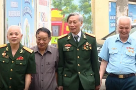 Ký ức không thể phai mờ trong lòng một thế hệ đi B