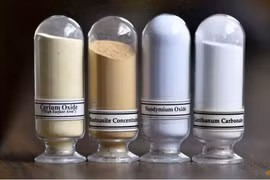 Các mẫu khoáng chất đất hiếm từ trái sang phải, Cerium oxide, Bastnasite, Neodymium oxide và Lanthanum carbonate. (Nguồn: Reuters)