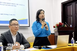 Bà Hồ Thị Kim Ngân, Phó ban Quan hệ Lao động Tổng Liên đoàn Lao động Việt Nam phát biểu tại hội thảo. (Ảnh: Thanh Vũ/TTXVN)