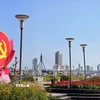 Thành phố Đà Nẵng được trang hoàng cờ hòa chào mừng sự kiện trọng đại của Đất nước. (Ảnh: Trần Lê Lâm/TTXVN)