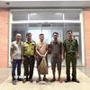 Tiếp nhận 2 cá thể tê tê nguy cấp, quý, hiếm từ người dân. (Ảnh: TTXVN phát)