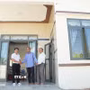 Một gia đình chính sách Quảng Ngãi khi chuyển về ngôi nhà mới được xây dựng kiên cố nhờ sự hỗ trợ kinh phí từ các nhà hảo tâm. (Ảnh: Đinh Hương/TTXVN) 