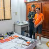 Các đối tượng trong đường dây cờ bạc bị Công an thành phố Cần Thơ bắt giữ. (Ảnh: TTXVN phát) 