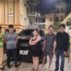 Lực lượng chức năng triệu tập các đối tượng liên quan đến vụ việc anh Nguyễn Hoàng Liên Sơn bị hành hung sau va chạm giao thông. (Ảnh: Công an cung cấp) 